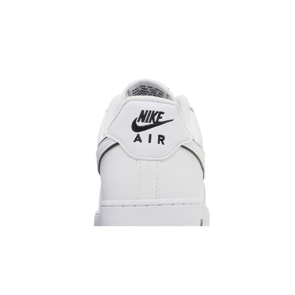 Nike Air Force 1 '07 Low White Black Outline Swoosh – detail materiálu | Purekickz