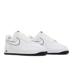 Nike Air Force 1 '07 Low White Black Outline Swoosh – lifestyle foto | Purekickz