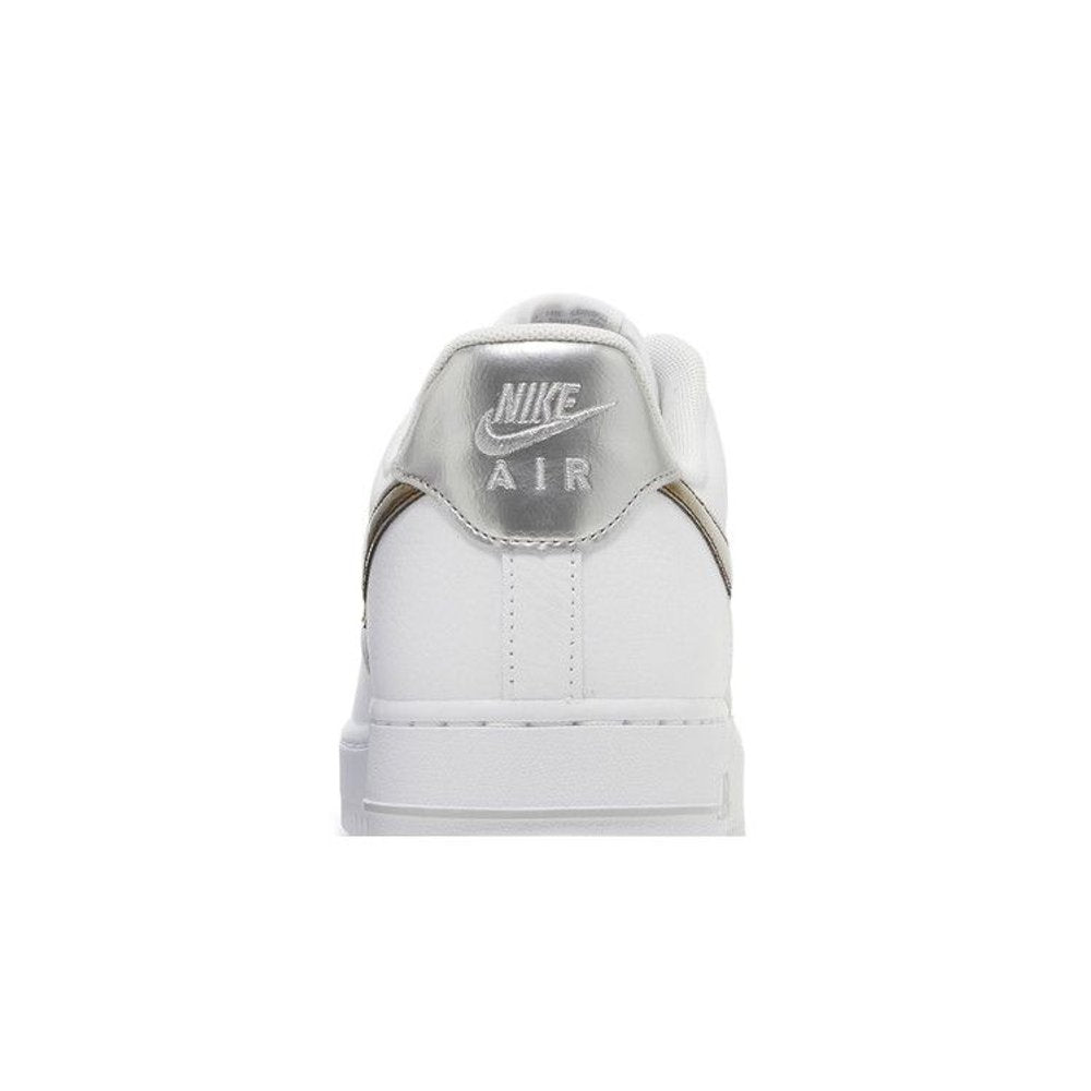 Nike Air Force 1 '07 Low White Picante Red – detail materiálu | Purekickz