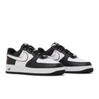 Nike Air Force 1 '07 Low White Swoosh Panda – lifestyle foto | Purekickz