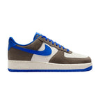 Nike Air Force 1 '07 LV8 'Cave Stone Hyper Royal' – boční pohled | Purekickz