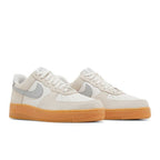Nike Air Force 1 '07 LV8 'Gum Pack - Phantom Light Smoke' – lifestyle foto | Purekickz