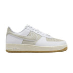 Nike Air Force 1 '07 LV8 Light Silver Gum – boční pohled | Purekickz