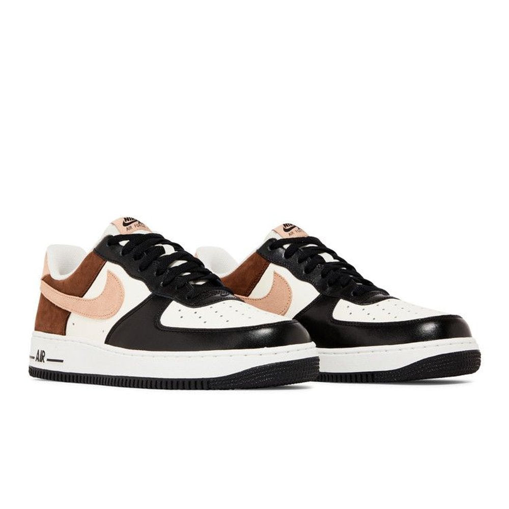 Nike Air Force 1 '07 'Mocha' – lifestyle foto | Purekickz