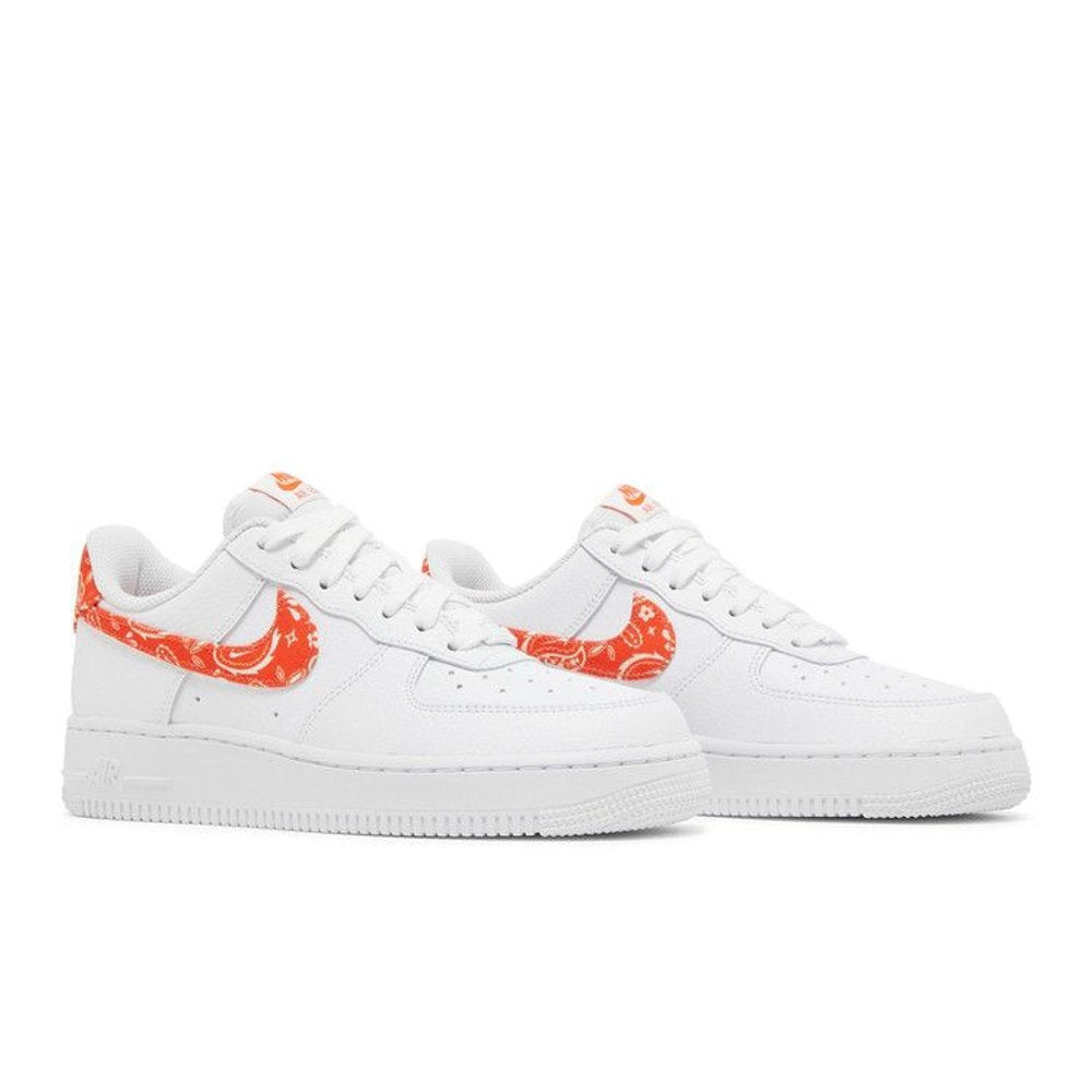 Nike Air Force 1 '07 Rush Orange Paisley – lifestyle foto | Purekickz