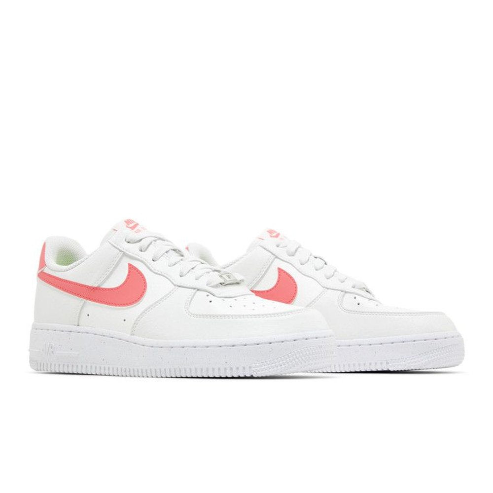 Nike Air Force 1 '07 SE Next Nature White Sea Coral – lifestyle foto | Purekickz