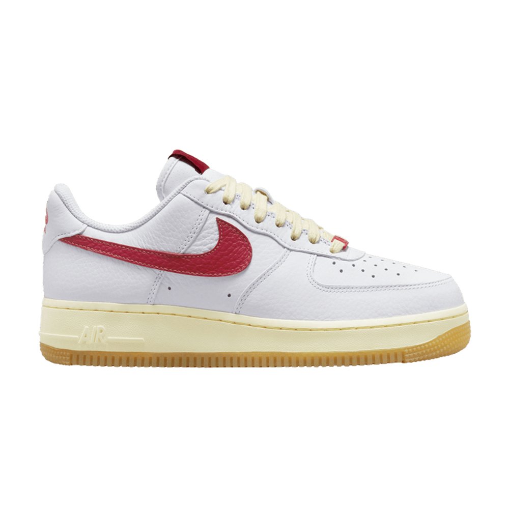 Nike Air Force 1 '07 Summit White University Red – boční pohled | Purekickz