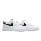 Nike Air Force 1 Black Swoosh – lifestyle foto | Purekickz