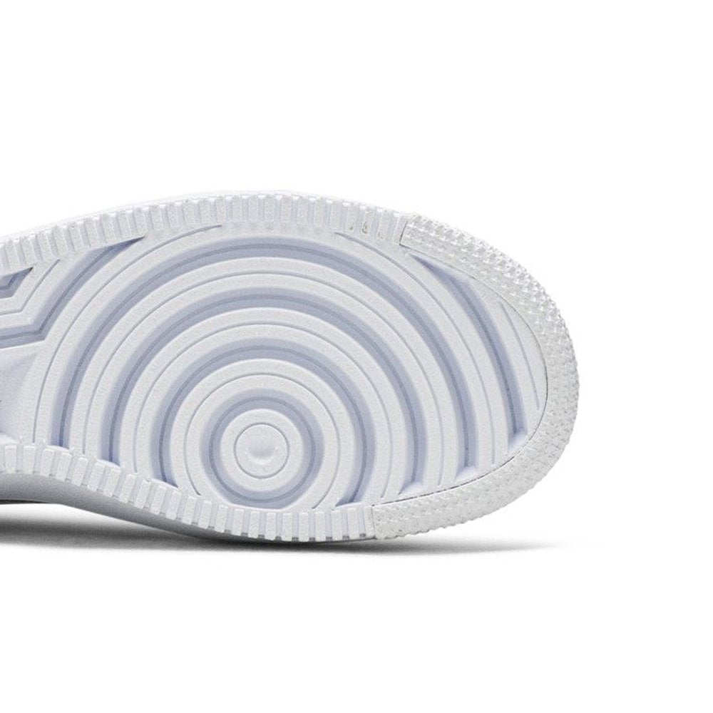 Nike Air Force 1 Flyknit 2 White Pure Platinum – pohled shora | Purekickz
