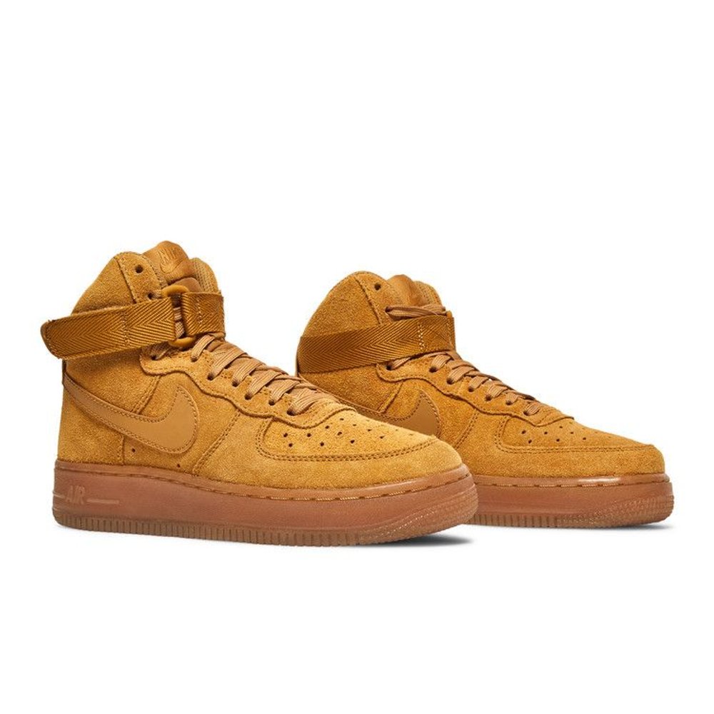 Nike Air Force 1 High LV8 3 Wheat (2019) (GS) – lifestyle foto | Purekickz