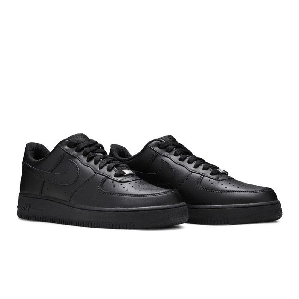 Nike Air Force 1 Low 07 Black – lifestyle foto | Purekickz