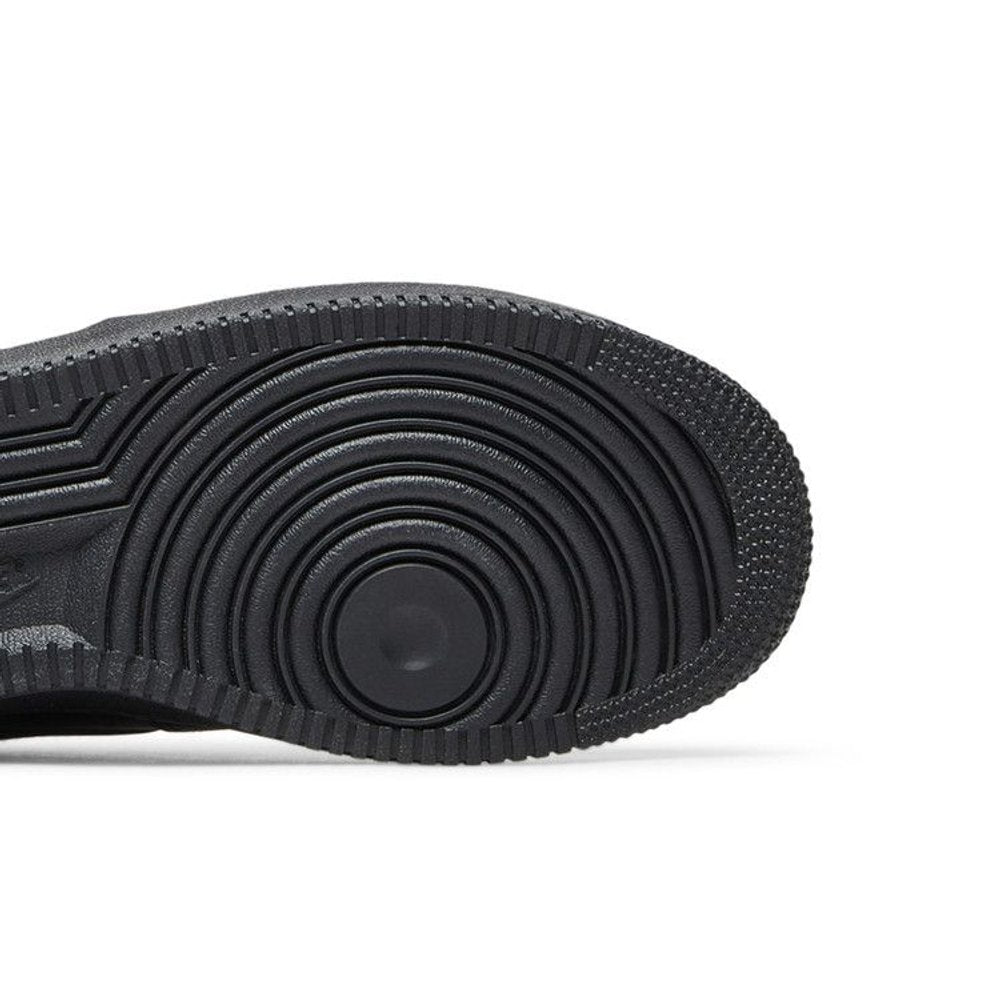 Nike Air Force 1 Low '07 Black (W) – pohled shora | Purekickz