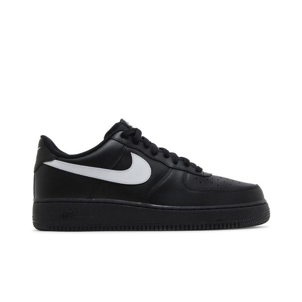 Nike Air Force 1 Low '07 Black White (2023) – boční pohled | Purekickz