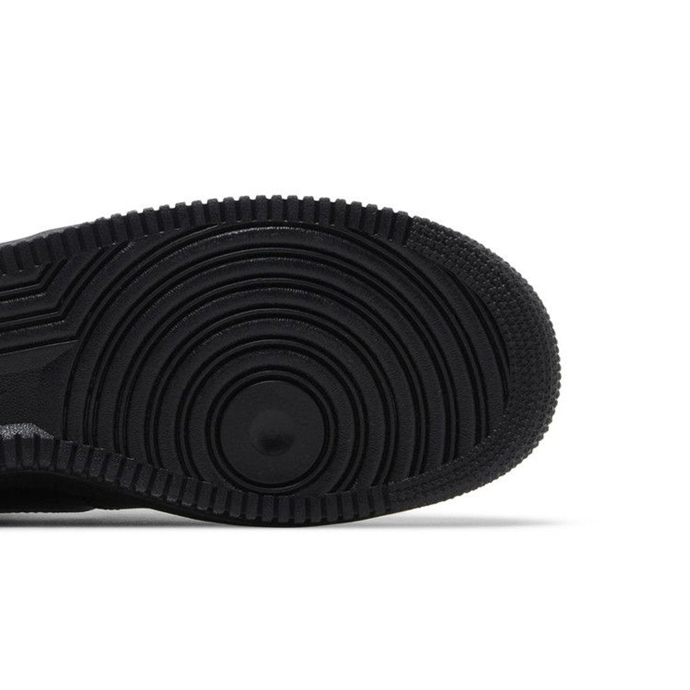 Nike Air Force 1 Low '07 Black White (2023) – pohled shora | Purekickz