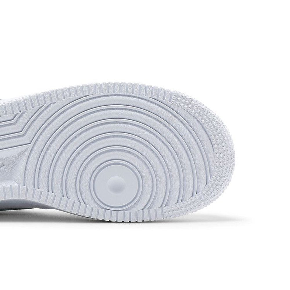 Nike Air Force 1 Low '07 Essential White Beige (W) – pohled shora | Purekickz