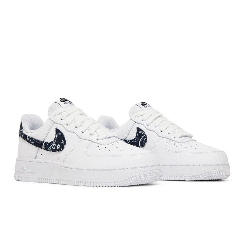 Nike Air Force 1 Low '07 Essential White Black Paisley (W) – lifestyle foto | Purekickz