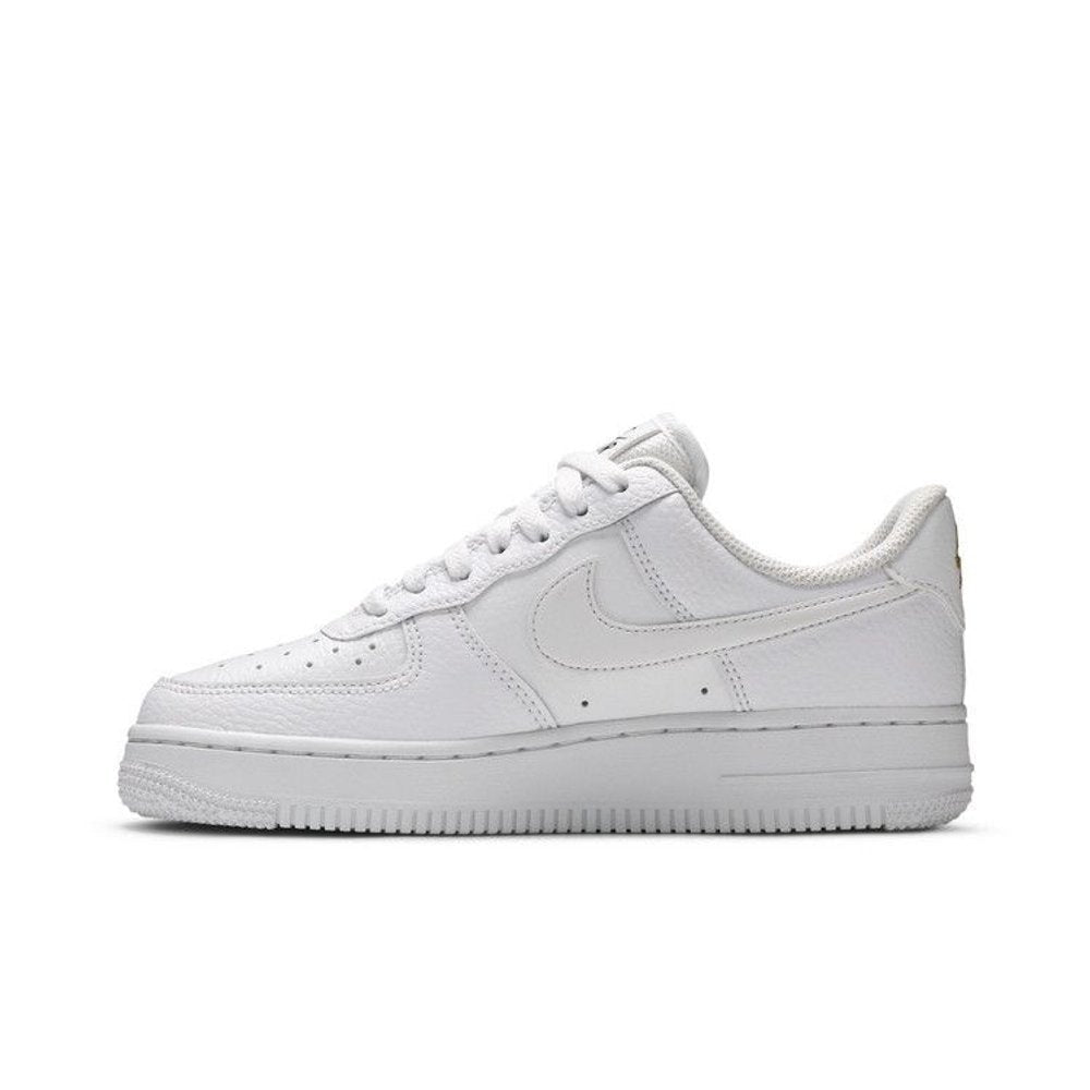 Nike Air Force 1 Low 07 Essential White Metallic Gold (W) – hlavní pohled | Purekickz