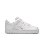 Nike Air Force 1 Low 07 Essential White Metallic Gold (W) – boční pohled | Purekickz