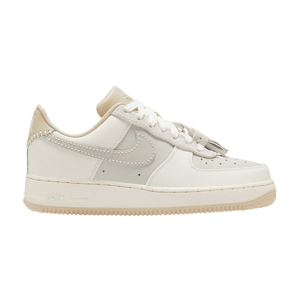 Nike Air Force 1 Low '07 Light Bone Suede Tassels (W) – hlavní pohled | Purekickz