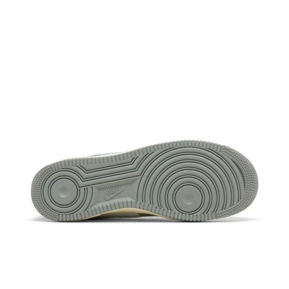 Nike Air Force 1 Low '07 LX Mica Green Coconut Milk – zadní pohled | Purekickz