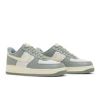 Nike Air Force 1 Low '07 LX Mica Green Coconut Milk – lifestyle foto | Purekickz