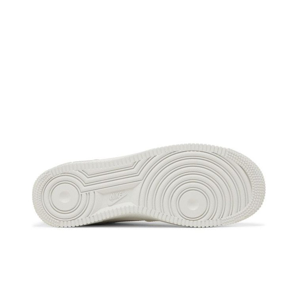 Nike Air Force 1 Low '07 Mini Swooshes White Football Grey (W) – zadní pohled | Purekickz