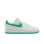 Nike Air Force 1 Low '07 Patent Platinum Tint Stadium Green – boční pohled | Purekickz