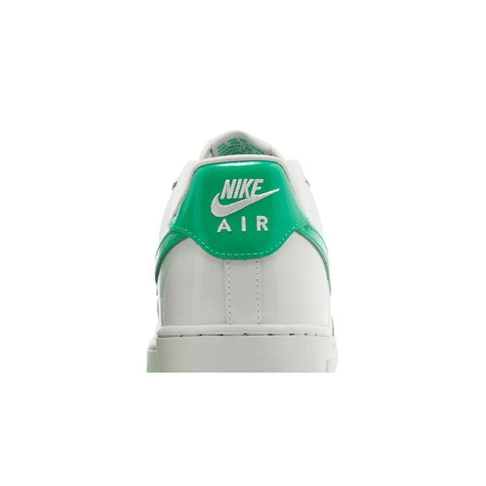 Nike Air Force 1 Low '07 Patent Platinum Tint Stadium Green – detail materiálu | Purekickz