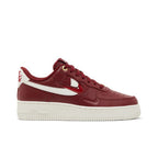 Nike Air Force 1 Low '07 Premium History Of Logos Team Red (W) – boční pohled | Purekickz