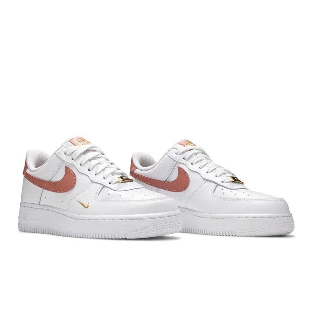 Nike Air Force 1 Low '07 Rust Pink (Women's) – lifestyle foto | Purekickz