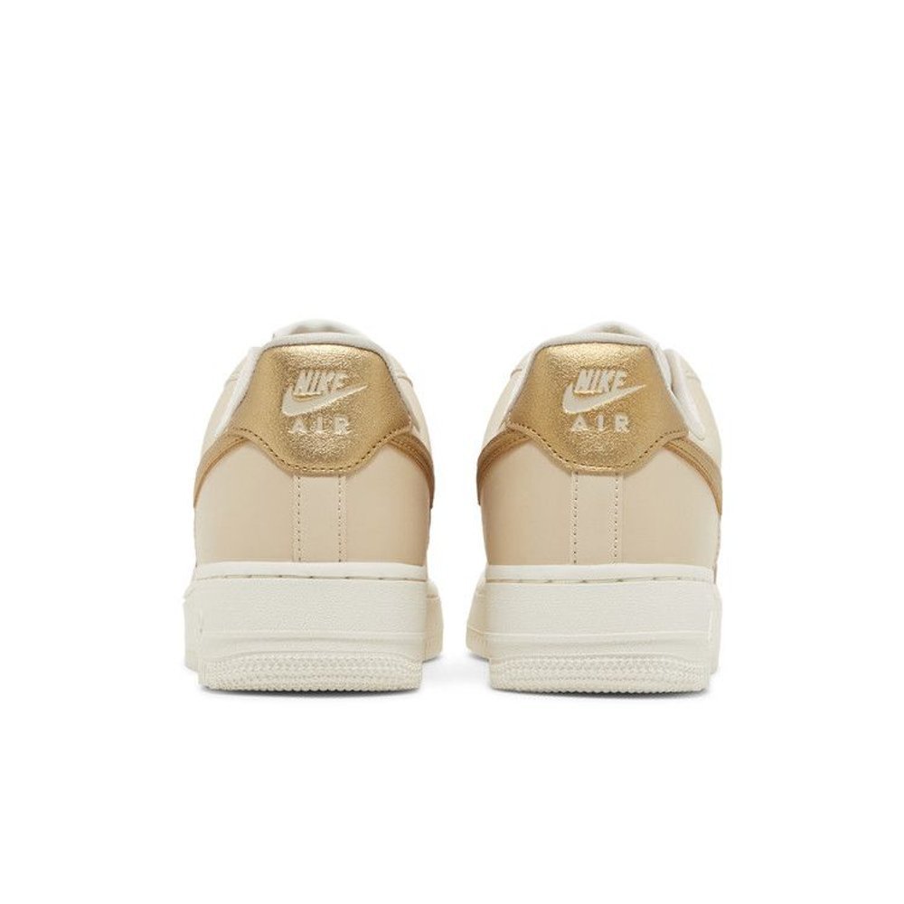 Nike Air Force 1 Low '07 Sanddrift Metallic Gold (W) – podrážka | Purekickz