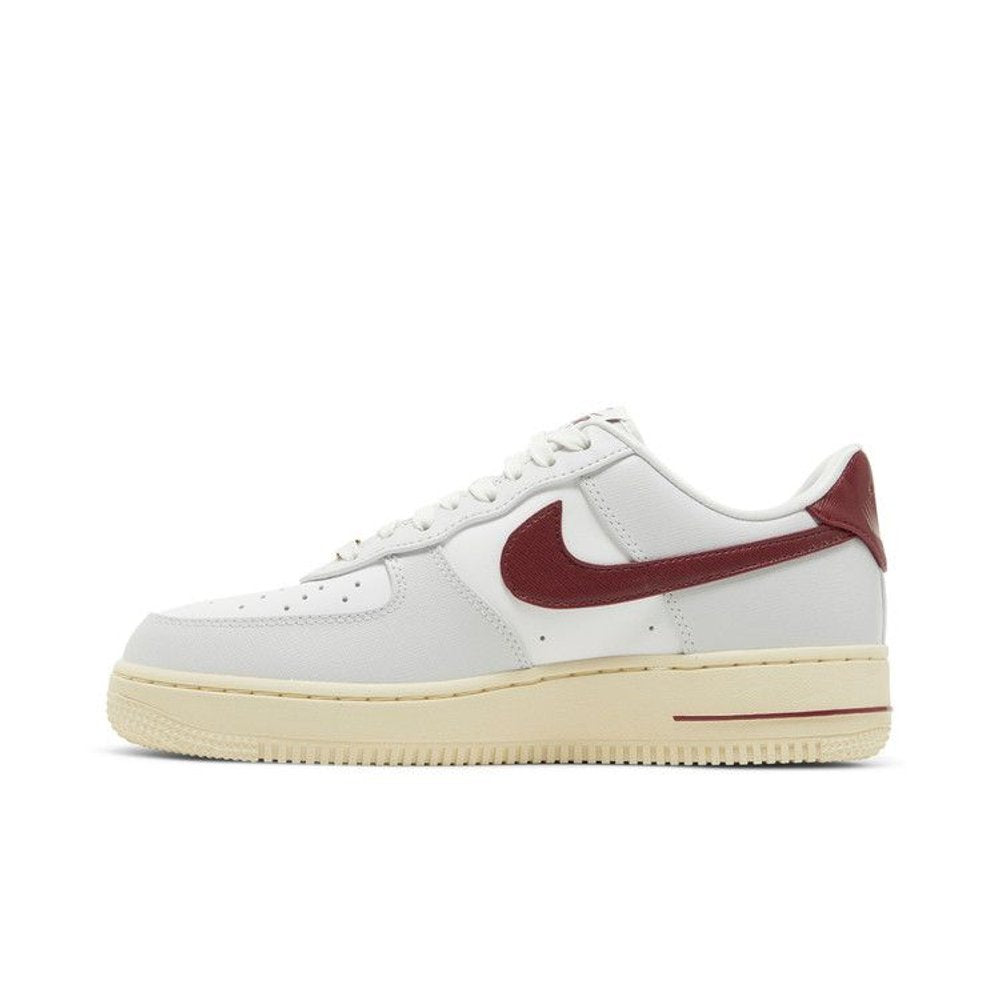Nike Air Force 1 Low '07 SE Just Do It Photon Dust Team Red (W) – hlavní pohled | Purekickz