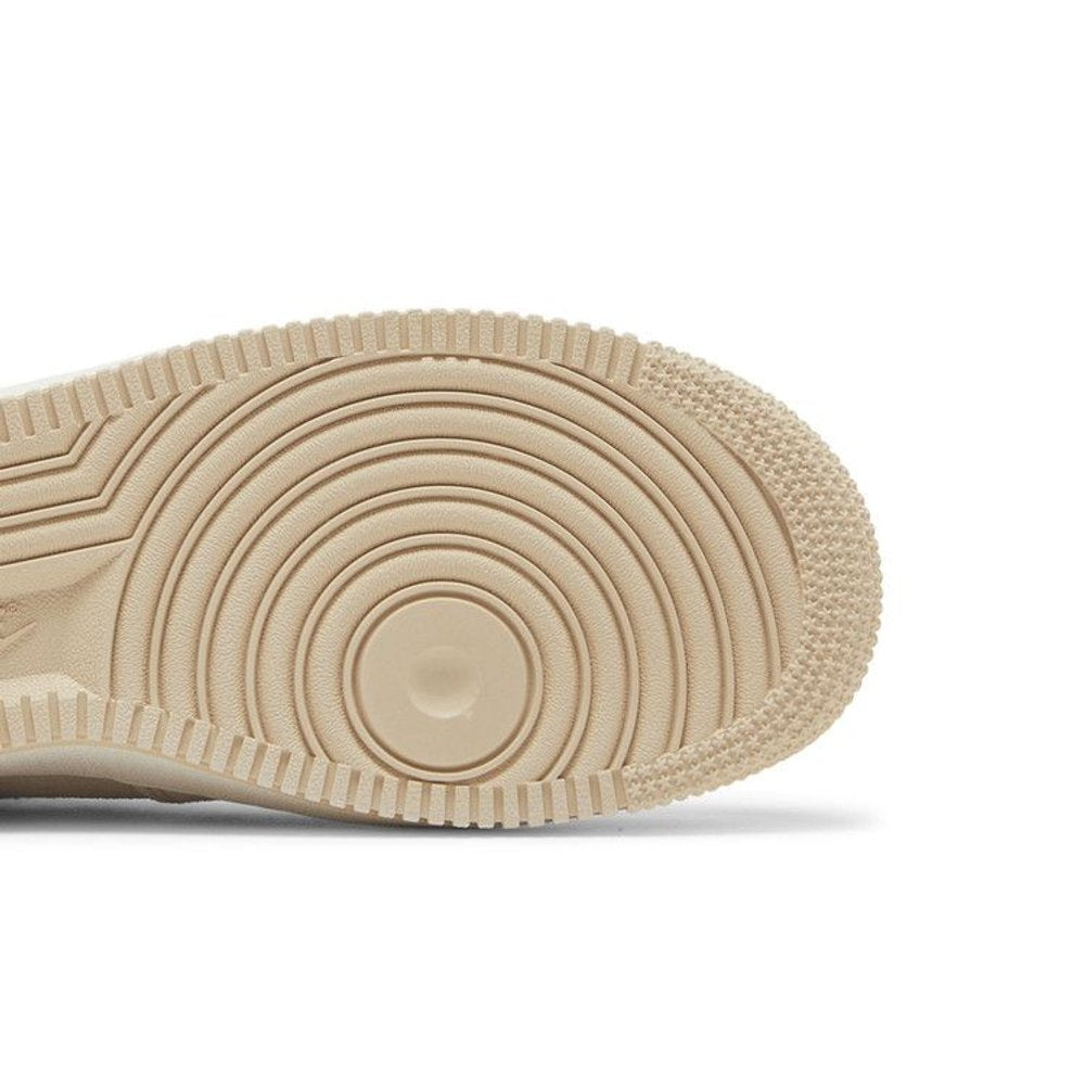 Nike Air Force 1 Low '07 SE Sanddrift Gum Fleece (W) – pohled shora | Purekickz