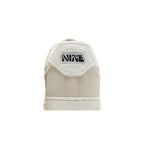 Nike Air Force 1 Low '07 SE Sanddrift Gum Fleece (W) – detail materiálu | Purekickz
