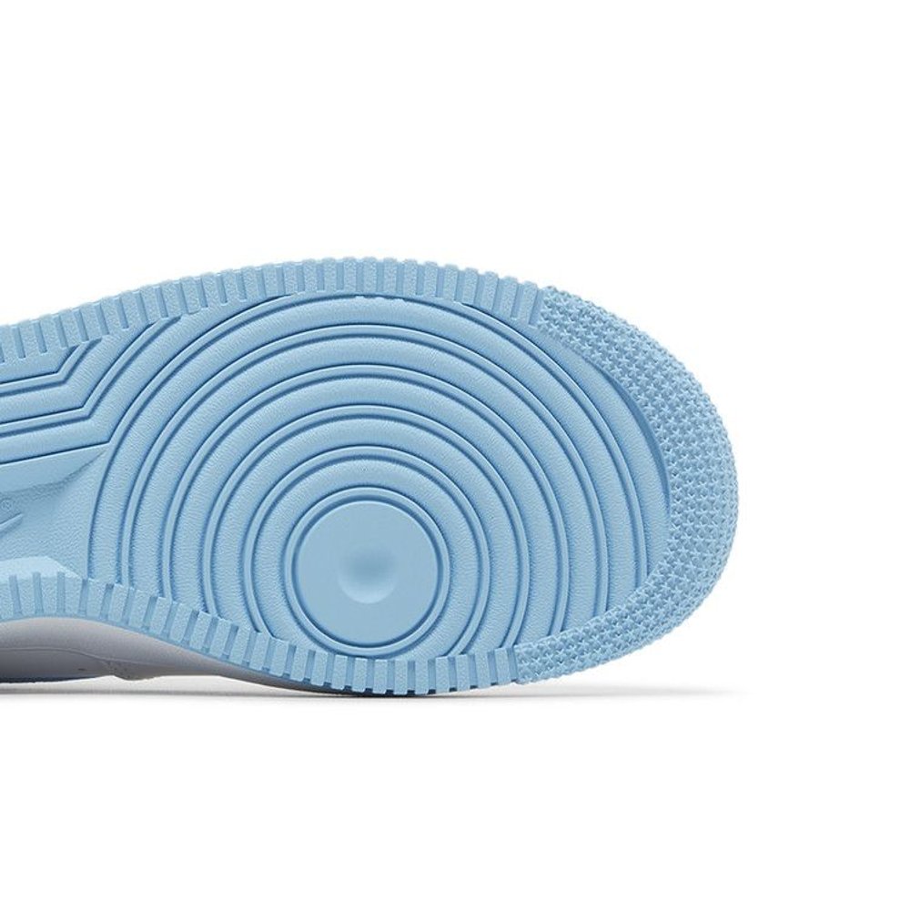 Nike Air Force 1 Low '07 White Aquarius Blue – pohled shora | Purekickz