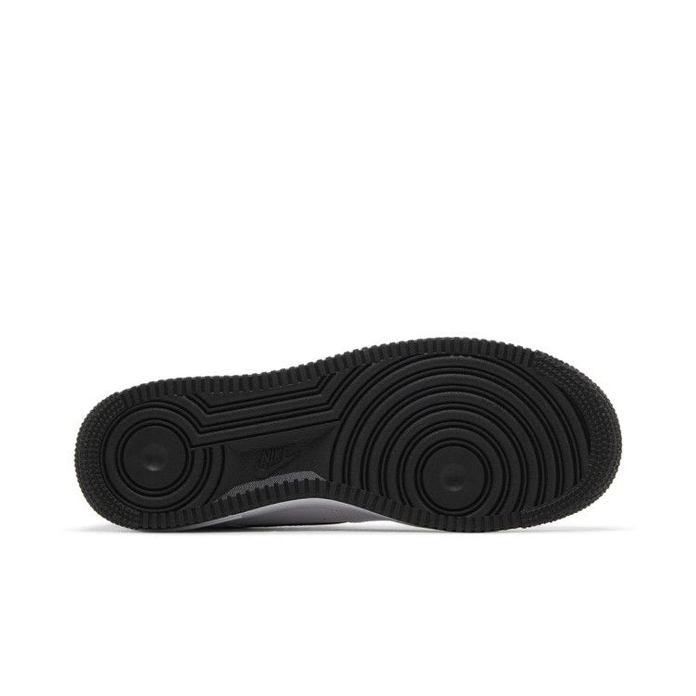 Nike Air Force 1 Low '07 White Black – zadní pohled | Purekickz