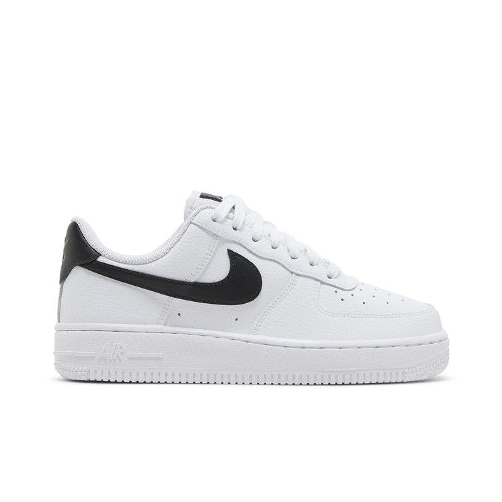 Nike Air Force 1 Low '07 White Black (W) – boční pohled | Purekickz