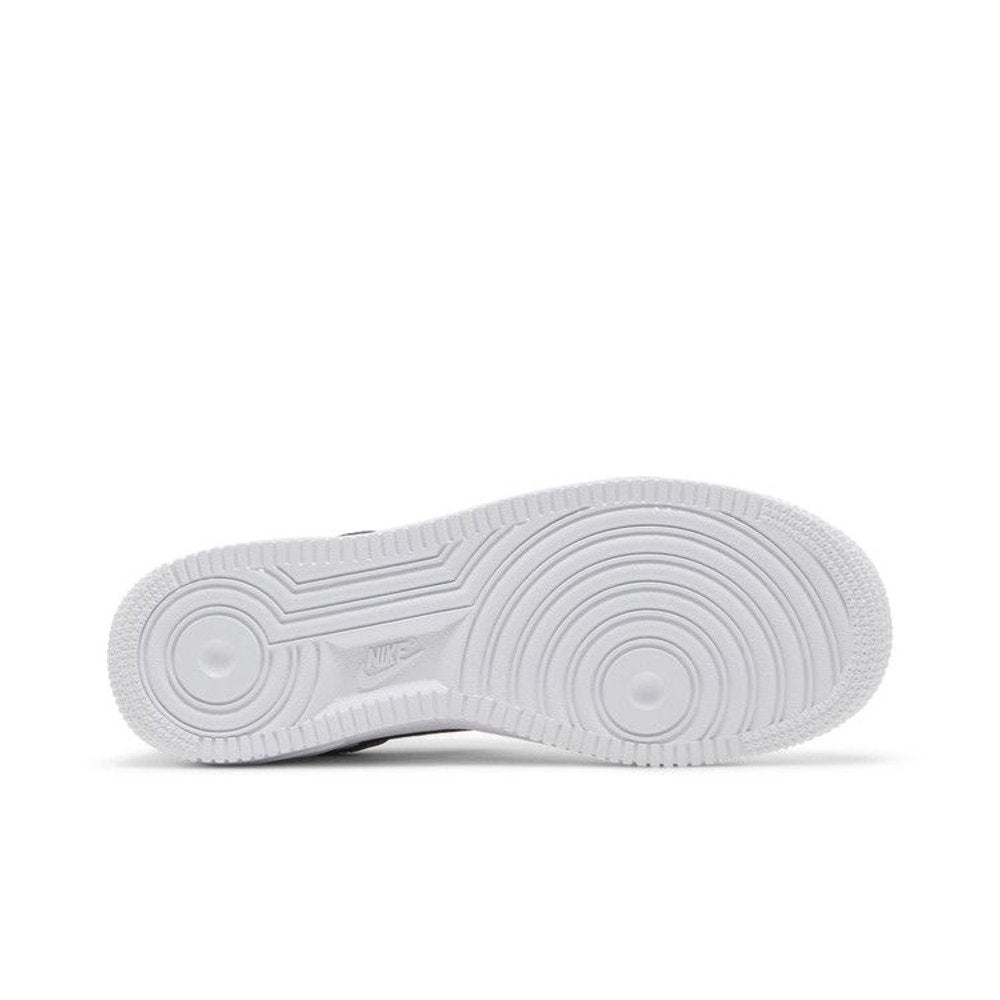 Nike Air Force 1 Low '07 White Black (W) – zadní pohled | Purekickz