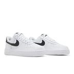 Nike Air Force 1 Low '07 White Black (W) – lifestyle foto | Purekickz