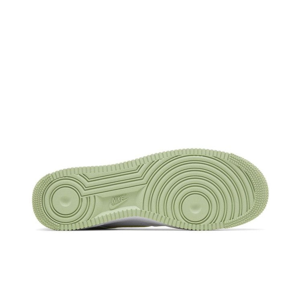 Nike Air Force 1 Low '07 White Honeydew – zadní pohled | Purekickz