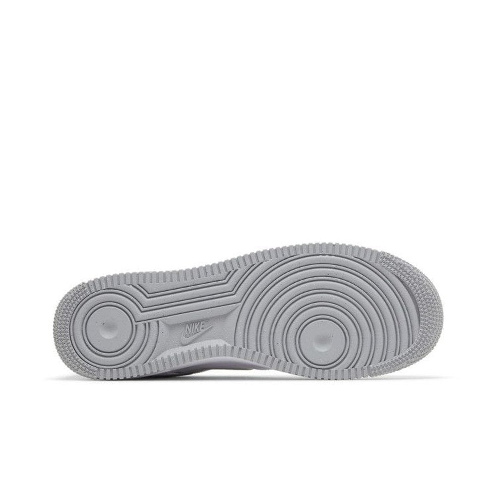 Nike Air Force 1 Low '07 White Light Smoke Grey – zadní pohled | Purekickz