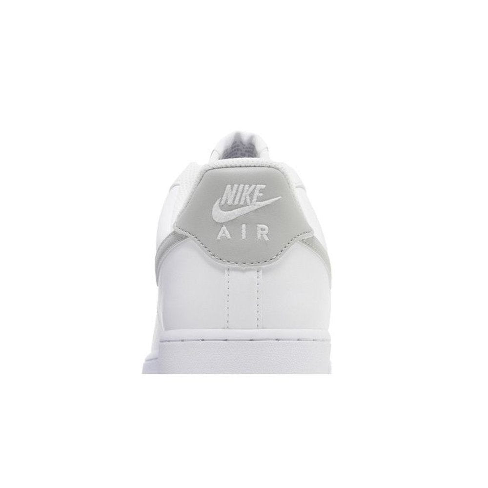 Nike Air Force 1 Low '07 White Light Smoke Grey – detail materiálu | Purekickz