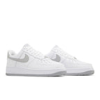 Nike Air Force 1 Low '07 White Light Smoke Grey – lifestyle foto | Purekickz