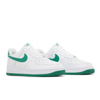 Nike Air Force 1 Low '07 White Malachite – lifestyle foto | Purekickz