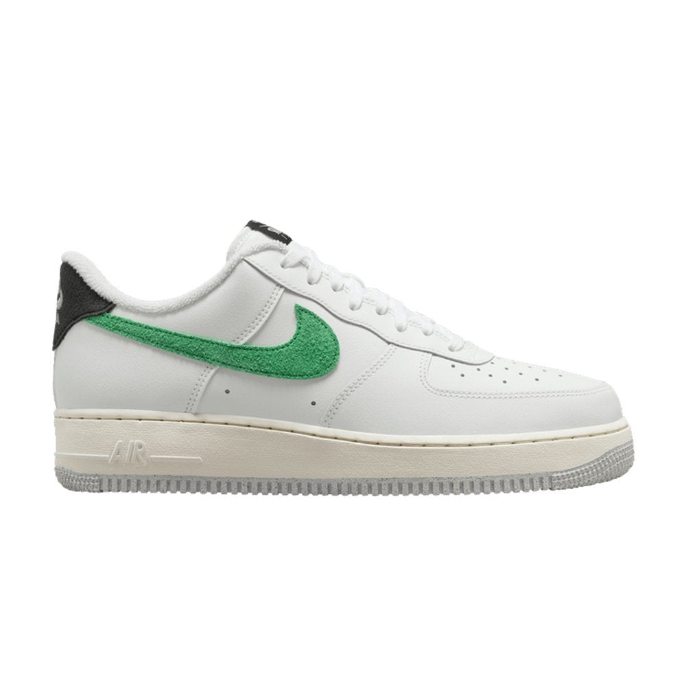 Nike Air Force 1 Low '07 White Malachite Swoosh – boční pohled | Purekickz