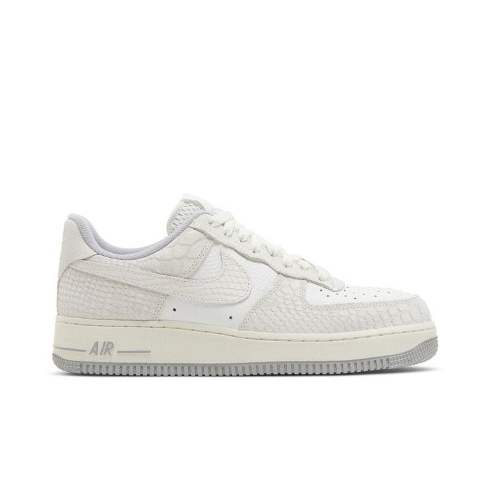 Nike Air Force 1 Low '07 White Python (W) – boční pohled | Purekickz