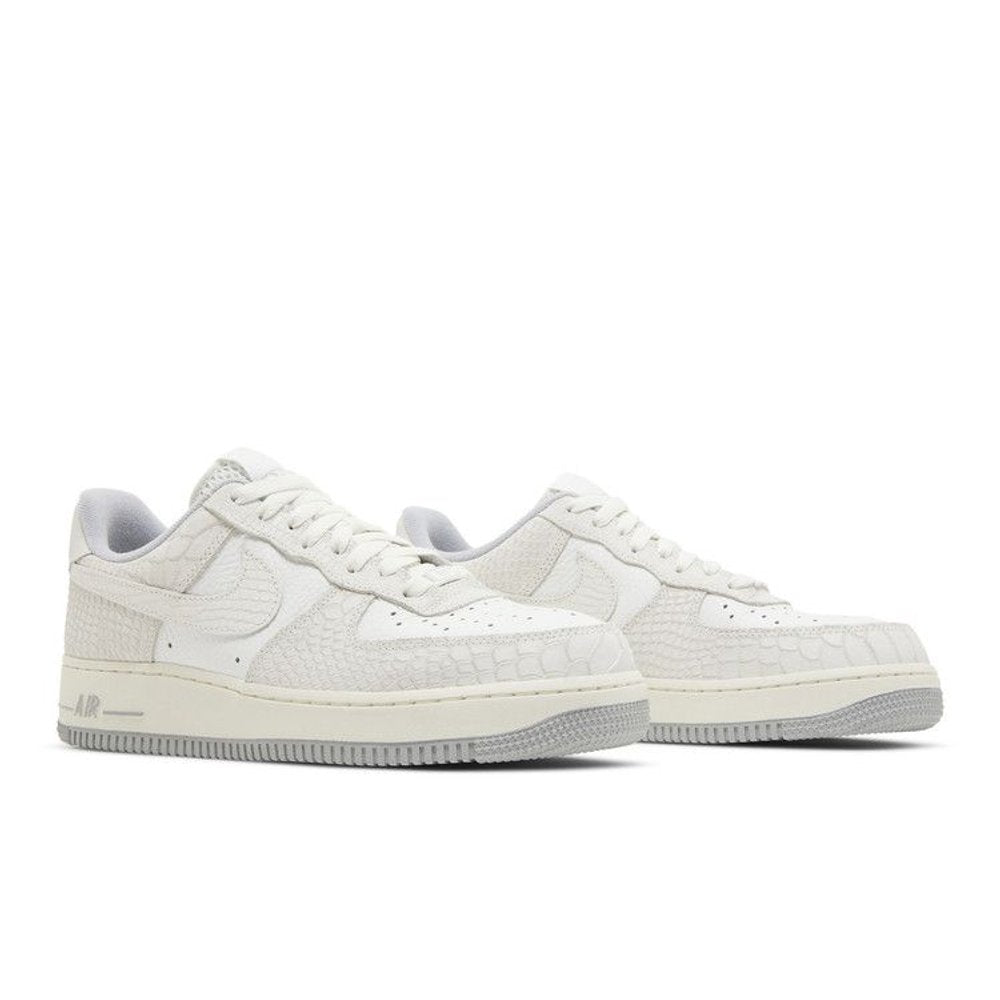 Nike Air Force 1 Low '07 White Python (W) – lifestyle foto | Purekickz