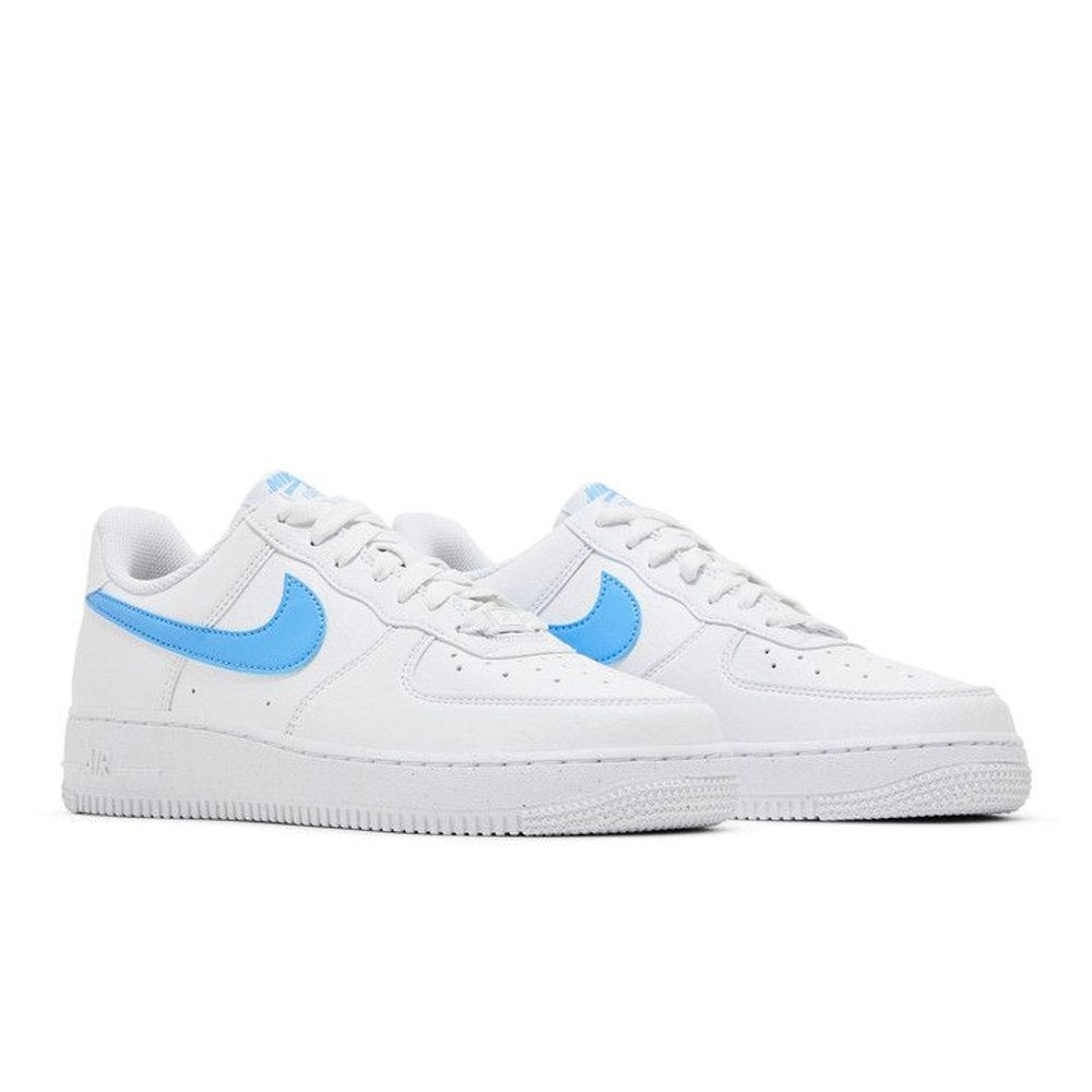 Nike Air Force 1 Low '07 White University Blue (W) – lifestyle foto | Purekickz