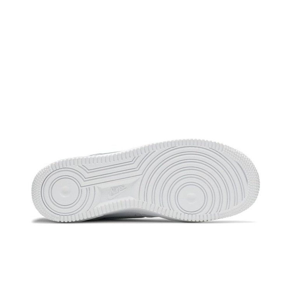 Nike Air Force 1 Low '07 White (W) – zadní pohled | Purekickz