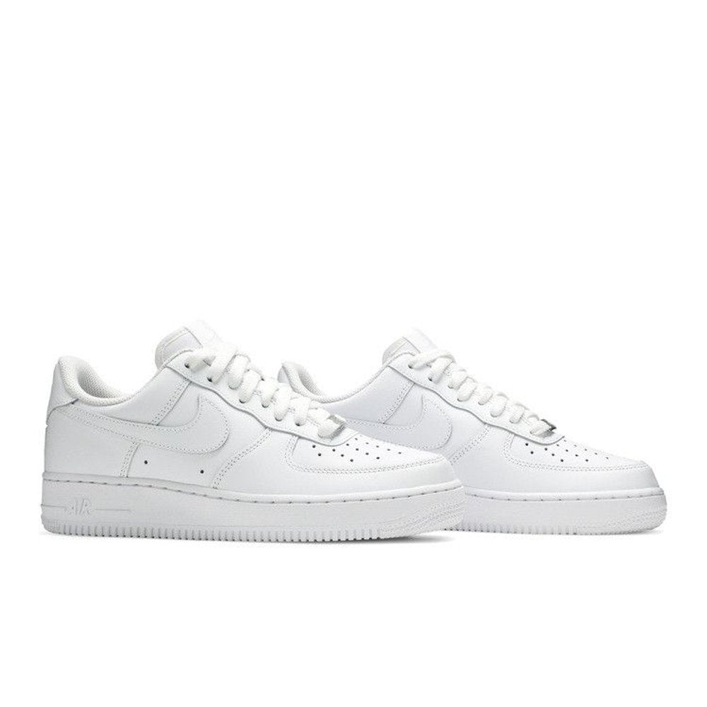 Nike Air Force 1 Low '07 White (W) – lifestyle foto | Purekickz